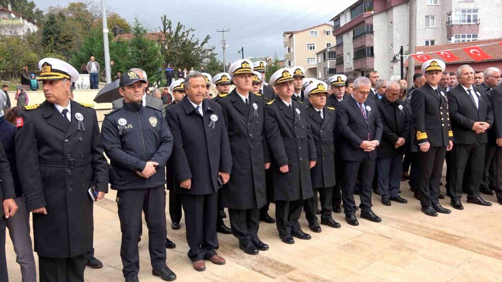 ZONGULDAK'IN EREĞLİ İLÇESİNDE 8 KASIM UZUN MEHMET'İ ANMA VE KÖMÜRÜN BULUNUŞUNUN 193. YILINDA ANILDI