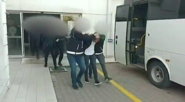 SAKARYA'DA UYUŞTURUCUYLA MÜCADELE ÇERÇEVESİNDE SON BİR HAFTA İÇİNDE POLİS EKİPLERİNCE GERÇEKLEŞTİRİLEN OPERASYONLARDA ÇOK MİKTARDA UYUŞTURUCU MADDE ELE GEÇİRİLDİ, 103 ŞÜPHELİ YAKALANDI