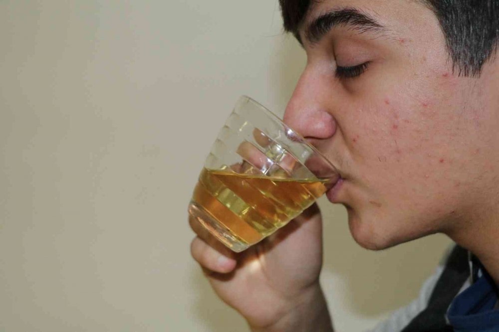 KIŞ AYLARININ VAZGEÇİLMEZİ OLAN IHLAMUR TÜKETİCİNİN CEBİNİ YAKMASINA RAĞMEN SAĞLIK İÇİN TERCİH EDİLMEYE DEVAM EDİLİYOR.GEÇEN SENE IHLAMUR ÇİÇEĞİNİN KİLOGRAM FİYATI 500 TL İKEN BU YIL 600 TL'YE KADAR YÜKSELDİ