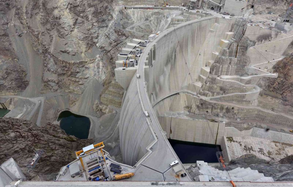 DÜNYANIN BEŞİNCİ EN YÜKSEK BARAJI OLACAK YUSUFELİ BARAJI 22 KASIM'DA CUMHURBAŞKANI RECEP TAYYİP ERDOĞAN'IN KATILACAĞI TÖRENLE SU TUTMAYA BAŞLAYACAK