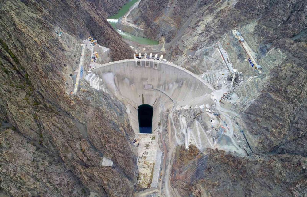 DÜNYANIN BEŞİNCİ EN YÜKSEK BARAJI OLACAK YUSUFELİ BARAJI 22 KASIM'DA CUMHURBAŞKANI RECEP TAYYİP ERDOĞAN'IN KATILACAĞI TÖRENLE SU TUTMAYA BAŞLAYACAK