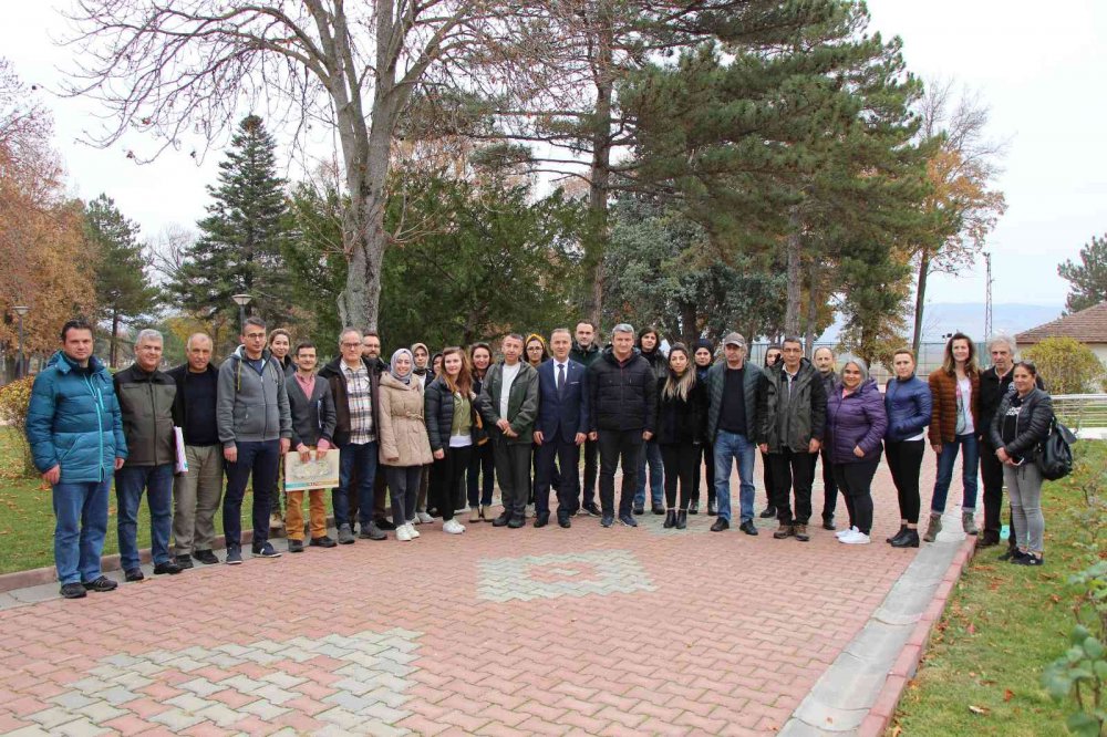 TÜRKİYE'DE İKLİM DEĞİŞİKLİĞİ VE YAĞIŞLARIN AZALMASINA BAĞLI OLARAK YAŞANAN KURAKLIĞA İLİŞKİN UZMANLARDAN UYARI GELDİ. PROF. DR. İBRAHİM TURNA: “ARTIK KURAKLIĞA DAYANIKLI BİTKİLER YETİŞTİRECEĞİZ”