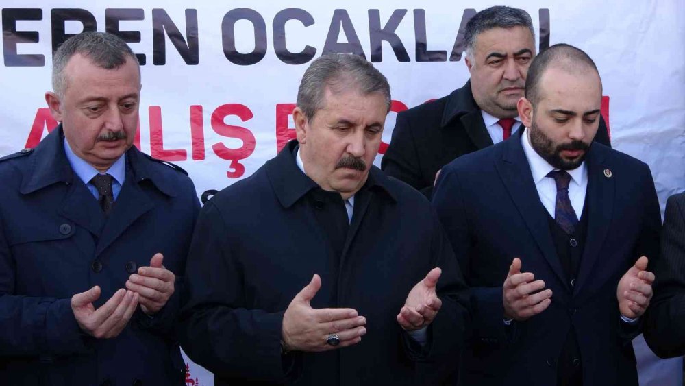 KOCAELİ'DE 3 BİN ÖĞRENCİYE ÜCRETSİZ YEMEĞİN DAĞITILACAĞI AŞEVİ VE KÜLTÜR MERKEZİ AÇILDI. ÖĞRENCİLERE GÖRE DİZAYN EDİLEN MERKEZDE, SICAK YEMEK HİZMETİNİN YANI SIRA KÜTÜPHANE VE OYUN SALONLARI DA BULUNUYOR