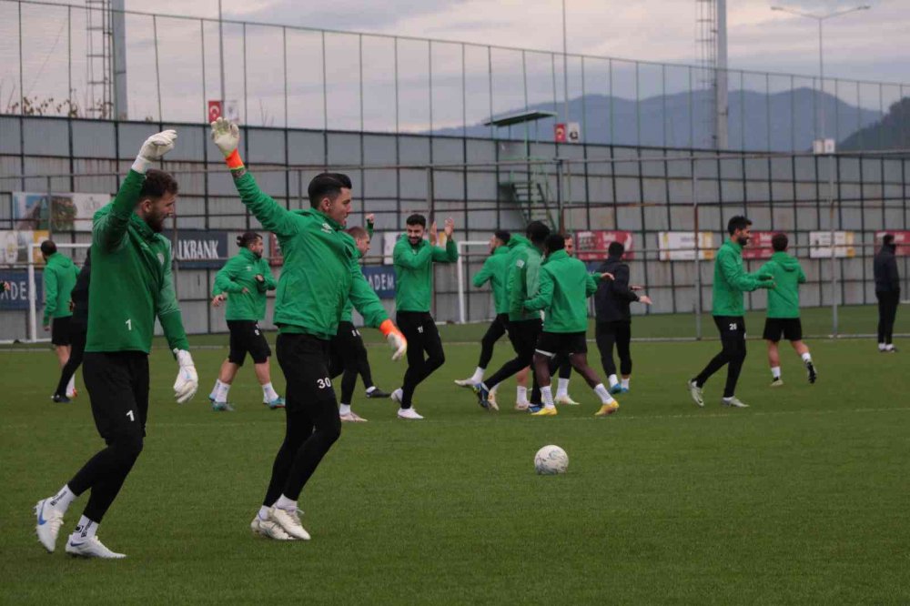 ÇAYKUR RİZESPORLU OYUNCU YANNİCK BOLASİE: 