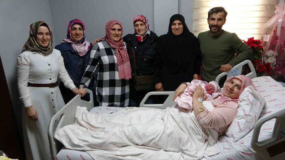 TRABZON'DA YÜCEL-SEMİHA EMİNOĞLU ÇİFTİNİN 26 YILLIK ÇOCUK ÖZLEMİ 8. KEZ GERÇEKLEŞTİRİLEN TÜP BEBEK UYGULAMASI SONUCU MUTLU SONLA BİTTİ