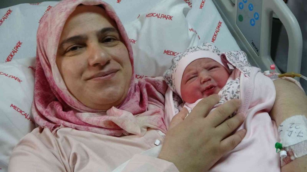 TRABZON'DA YÜCEL-SEMİHA EMİNOĞLU ÇİFTİNİN 26 YILLIK ÇOCUK ÖZLEMİ 8. KEZ GERÇEKLEŞTİRİLEN TÜP BEBEK UYGULAMASI SONUCU MUTLU SONLA BİTTİ