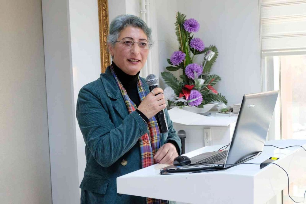 GÜMÜŞHANE KENT KONSEYİ KADIN MECLİSİ BAŞKANI KENTİN TEK KADIN MAHALLE MUHTARI ARZU AY OLDU
