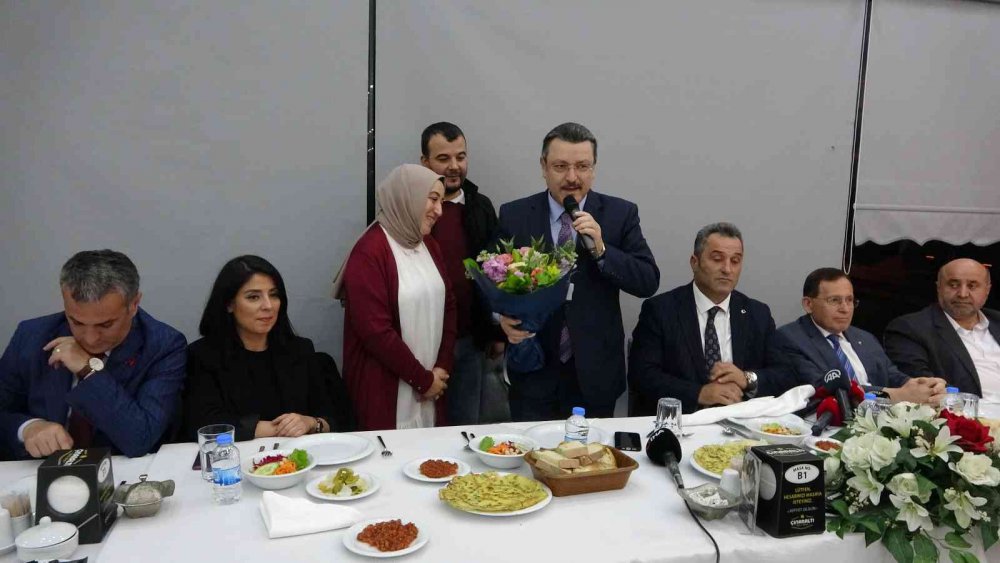 TRABZON'DA YAŞAYAN SMA TİP 1 HASTASI 2 YAŞINDAKİ EGEMEN ÖZTÜRK'ÜN TEDAVİSİYLE İLGİLİ 1 YIL ÖNCE ORTAHİSAR BELEDİYESİNİN KATKILARIYLA BAŞLATILAN KAPMANYADA SONA GELİNDİ
