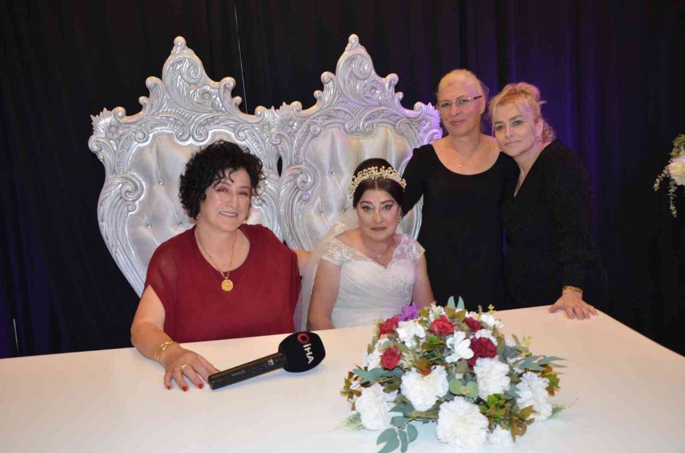 ORDU'DA DÜĞÜN YAPMA HAYALİ OLAN 62 YAŞINDAKİ ZİHİNSEL ENGELLİ EMİNE KONAY'IN İSTEĞİNİ KIZ KARDEŞLERİ YERİNE GETİRDİ