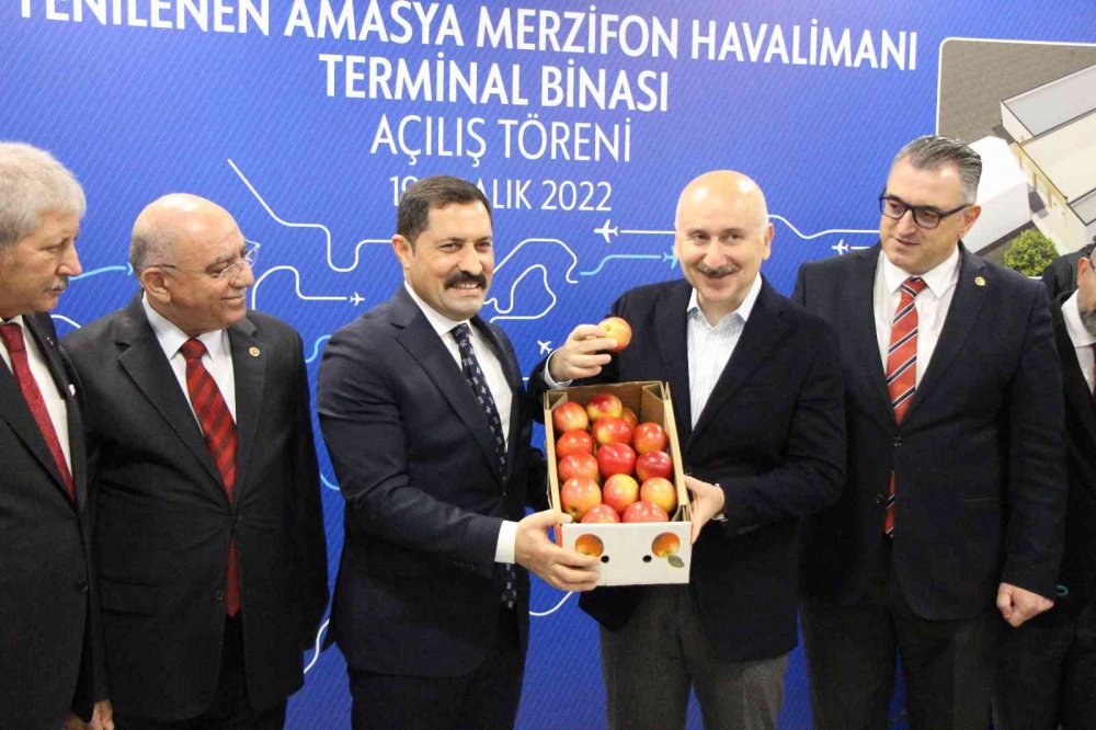 AMASYA-MERZİFON HAVALİMANI YENİ TERMİNAL BİNASI TÖRENLE HİZMETE GİRDİ. YENİ TERMİNAL BİNASI İLE AMASYA-MERZİFON HAVALİMANI'NIN YILLIK YOLCU KAPASİTESİ 700 BİN YOLCUYA ÇIKARILDI