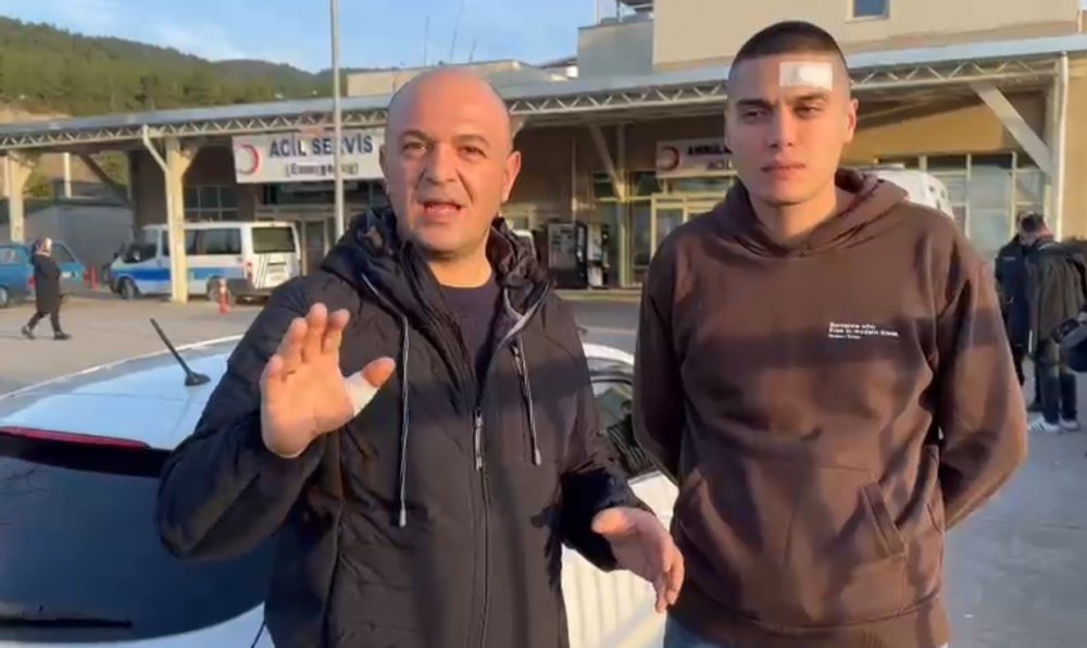 AMATÖR MAÇTA KAVGA: 2 YARALI. TOKAT'TA OYNANAN BÖLGESEL AMATÖR MAÇI SONRASINDA İKİ TAKIM TARAFTARI ARASINDA YAŞANAN GERGİNLİĞİ POLİS HAVAYA ATEŞ EDEREK SAKİNLEŞTİREBİLDİ