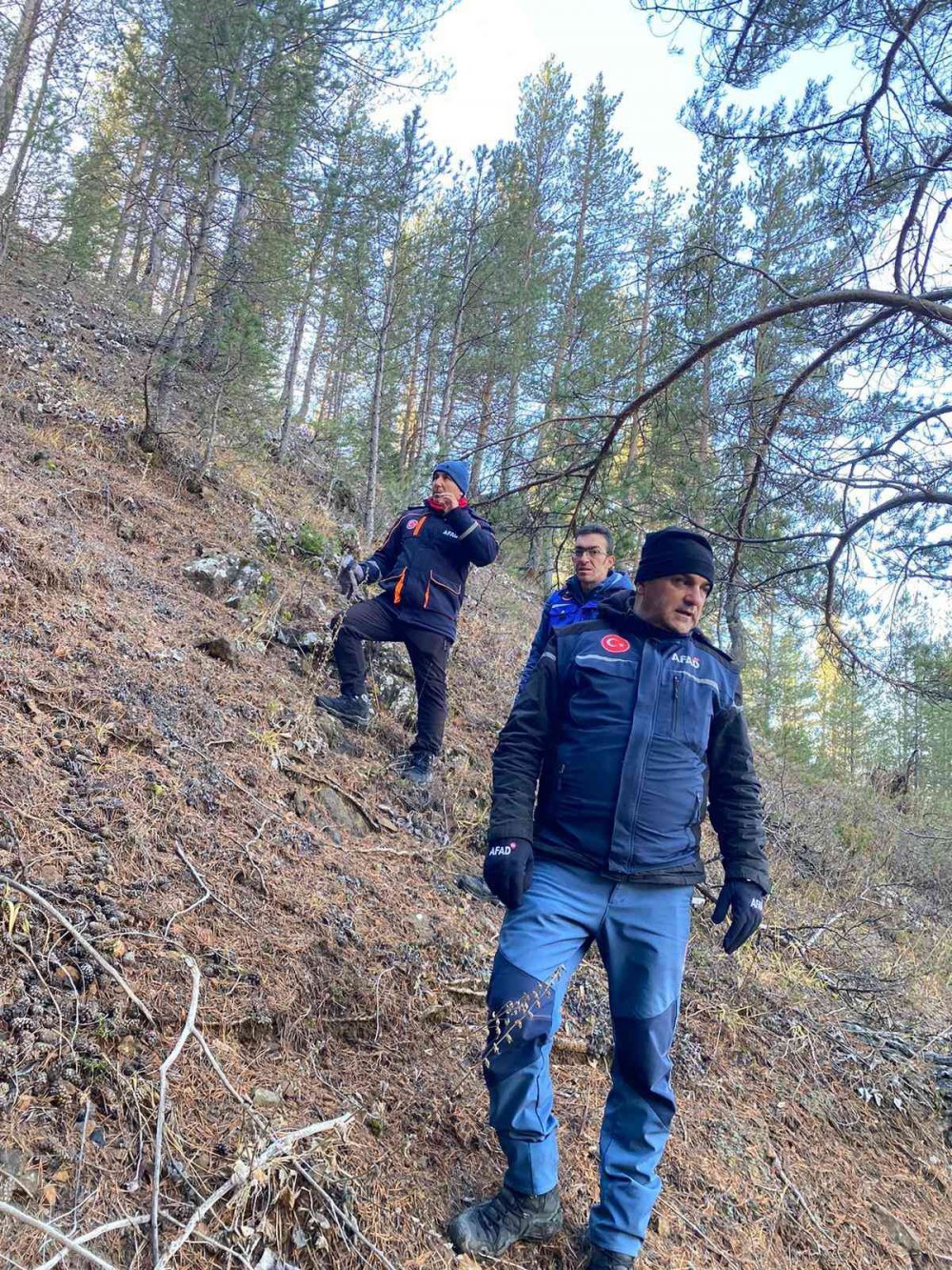 ARTVİN'İN YUSUFELİ İLÇESİNDE DÜN KAYBOLAN 52 YAŞINDAKİ ENGELLİ SEVDA ÖZDEMİR , EKİPLERİN ARAMASI SONUCU BULUNDU