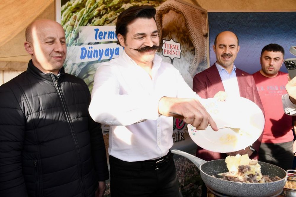 SAMSUN TERME'DE DÜZENLENEN "2. PİDE, PİRİNÇ, BALIK FESTİVALİ"NDE ÜNLÜ ŞEFLERİN TATTIĞI BÖLGENİN YÖRESEL ÜRÜNLERİ TANITILDI