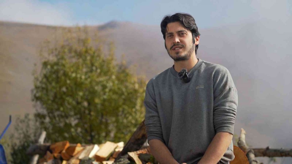 ÜNİVERSİTEYİ BİTİRDİ, ÇOBANLIĞI TERCİH ETTİ. GİRESUN'UN KEŞAP İLÇESİNDEN OLAN 23 YAŞINDAKİ AHMET KILIÇ, ÜNİVERSİTEDEN MEZUN OLDUKTAN SONRA KÖYÜNE DÖNEREK ÇOBANLIK YAPMAYA DEVAM EDİYOR