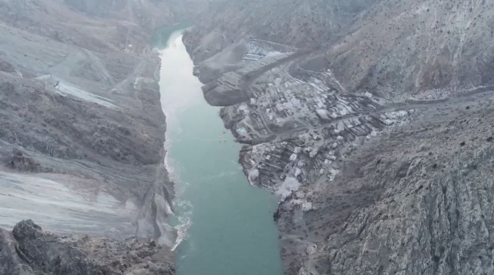 ARTVİN'DE SU TUTULMAYA BAŞLAYAN YUSUFELİ BARAJI VE HES'DE SULAR YÜKSELMEYE DEVAM EDİYOR. YUSUFELİ BARAJI’NDA DEPOLANAN SU MİKTARI 32,5 MİLYON METREKÜPE ULAŞTI
