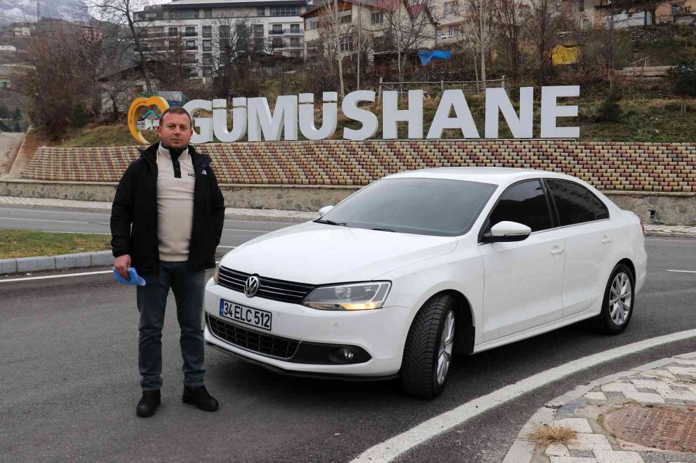 GÜMÜŞHANE'DE YAŞAYAN EMRAH BAL'IN ARACI CUMHURİYET CADDESİNDE PARK HALİNDE İKEN 750 KİLOMETRE UZAKLIKTAKİ ANKARA'DA 427 TL'LİK TRAFİK CEZASI YAZILDI