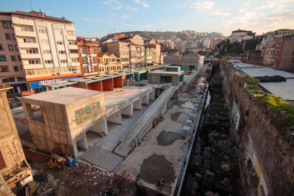 MURAT ZORLUOĞLU; 2022'DE "BU SENE YOL SENESİ" SLOGANI DOĞRULTUSUNDA ÇALIŞMA YÜRÜTEN VE HEDEFİNİ BÜYÜK ORANDA TUTTURAN BÜYÜKŞEHİR BELEDİYESİ, 2023'Ü DE "AÇILIŞ SENESİ" İLAN ETTİ