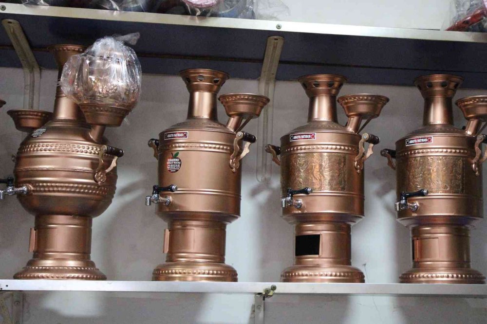 AMASYA'DA 1800'LÜ YILLARDAN BU YANA NEREDEYSE HER EVDE BULUNUP ÇAY DENİLDİĞİNDE AKLA GELEN ŞEY OLAN "AMASYA SEMAVERİ" COĞRAFİ İŞARETLE TESCİLLENDİ