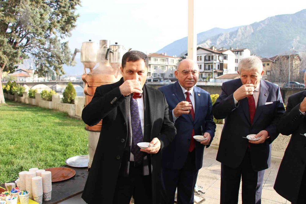 AMASYA'DA 1800'LÜ YILLARDAN BU YANA NEREDEYSE HER EVDE BULUNUP ÇAY DENİLDİĞİNDE AKLA GELEN ŞEY OLAN "AMASYA SEMAVERİ" COĞRAFİ İŞARETLE TESCİLLENDİ