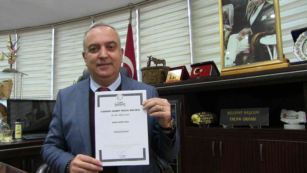 ARTVİN'İN BORÇKA İLÇESİNDE YETİŞTİRİLEN "BORÇKA DEMİR ELMASI" TÜRK PATENT VE MARKA KURUMUNCA TESCİLLENEREK COĞRAFİ İŞARET TESCİL BELGESİ ALDI