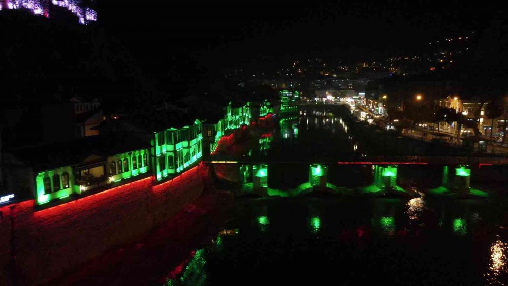 AMASYA’DA TARİHİ RESTORASYON TAMAMLANDI, IŞIKLANDIRMA YENİLENDİ: GÖRENLER ‘RÜYA ŞEHİR’ DİYOR