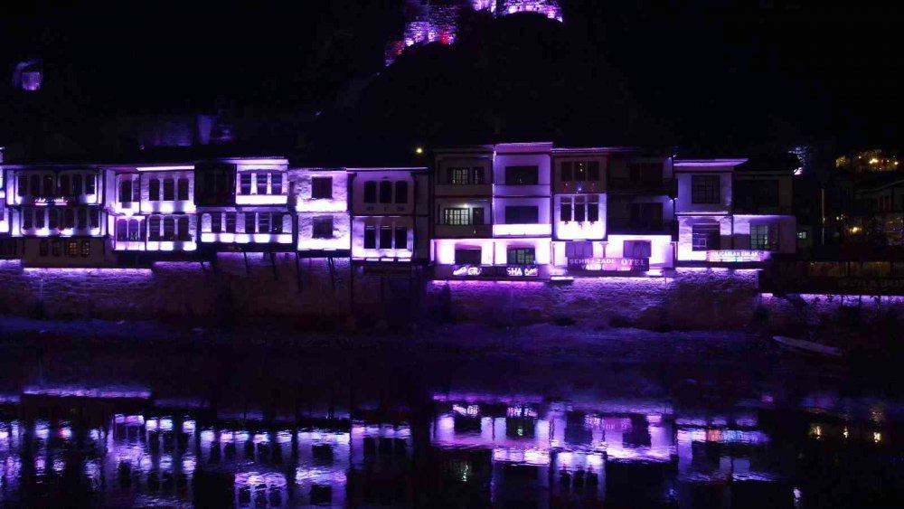 AMASYA’DA TARİHİ RESTORASYON TAMAMLANDI, IŞIKLANDIRMA YENİLENDİ: GÖRENLER ‘RÜYA ŞEHİR’ DİYOR