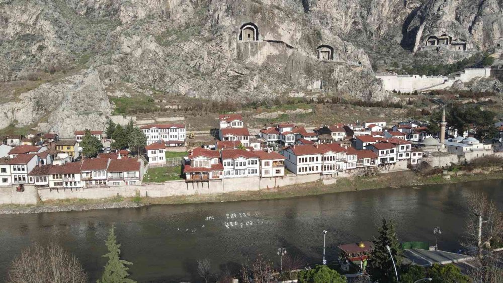 AMASYA’DA TARİHİ RESTORASYON TAMAMLANDI, IŞIKLANDIRMA YENİLENDİ: GÖRENLER ‘RÜYA ŞEHİR’ DİYOR