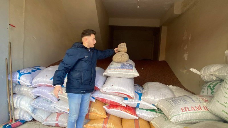 Trabzon'un Sürmene ilçesinde Fındık Çuvallarının İçine Koyduğu 28 Kilogram Taşı Fındıkları İle Birlikte Sattı