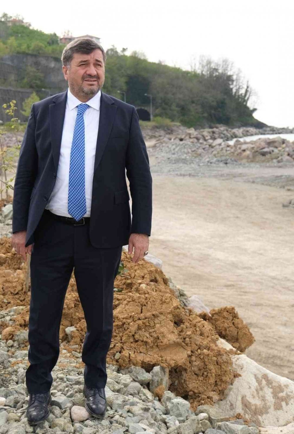 GİRESUN'UN UZUNCAKUM MEVKİİNE PROJELENDİRİLEN TÜRKİYE'NİN EN BÜYÜK BALIKÇI BARINAĞI OLAN SU ÜRÜNLERİ MERKEZİ'NİN YAPIM ÇALIŞMALARINDA YÜZDE 28'E ULAŞILDI