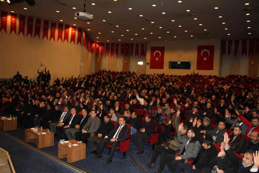'İNTİBAK YASASI" ÇERÇEVESİNDE ERZURUM ESNAFI SANDIK BAŞINA GİTTİ. ERZURUM ESNAF SANATKARLAR KREDİ VE KEFALET KOOPERATİFİ'NİN GENEL KURULU YAPILDI. MÜRSEL KARATAŞ, İTTİFAKLA SEÇİMİ KAZANDI