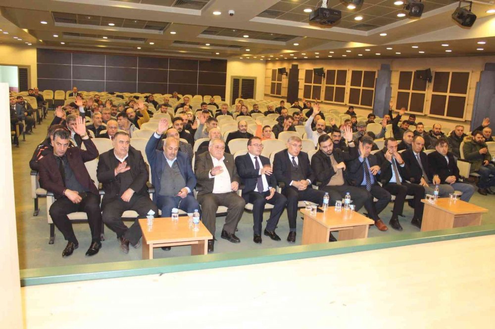 ERZURUM YENİ ESNAF VE SANATKÂRLAR KREDİ KEFALET KOOPERATİFİ'NİN 2023 YILI GENEL KURULA TEK LİSTE İLE GİREN MEVCUT BAŞKAN YAVUZ KARASU, ÜYELERİN TAMAMININ OYUNU ALARAK DÖRT YILLIĞINA YENİDEN BAŞKAN SEÇİLDİ