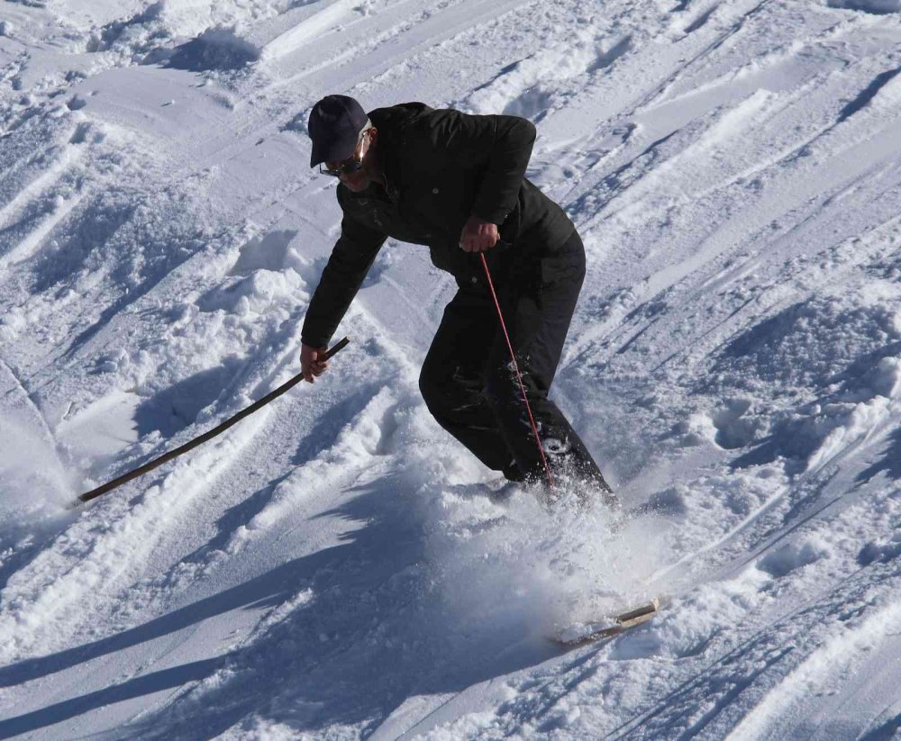 RİZE'NİN İKİZDERE İLÇESİNE BAĞLI MEŞEKÖY (PETRAN) KÖYÜNDE GELENEKSEL HALE GELEN 14. PETRANBOARD ŞENLİĞİ 5 ŞUBAT'TA GERÇEKLEŞTİRİLECEK