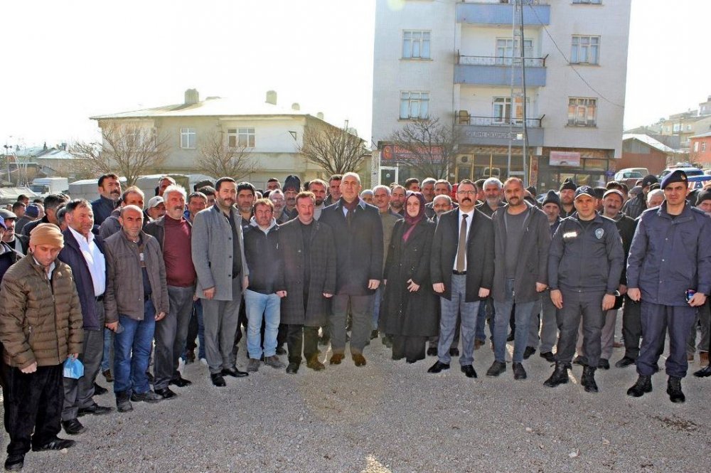 BAYBURT'UN DEMİRÖZÜ İLÇESİNDE ÇİFTÇİLERE SÜT SAĞMA MAKİNESİ VE YEM EZME MAKİNESİ DÜZENLENEN TÖRENLE DAĞITILDI