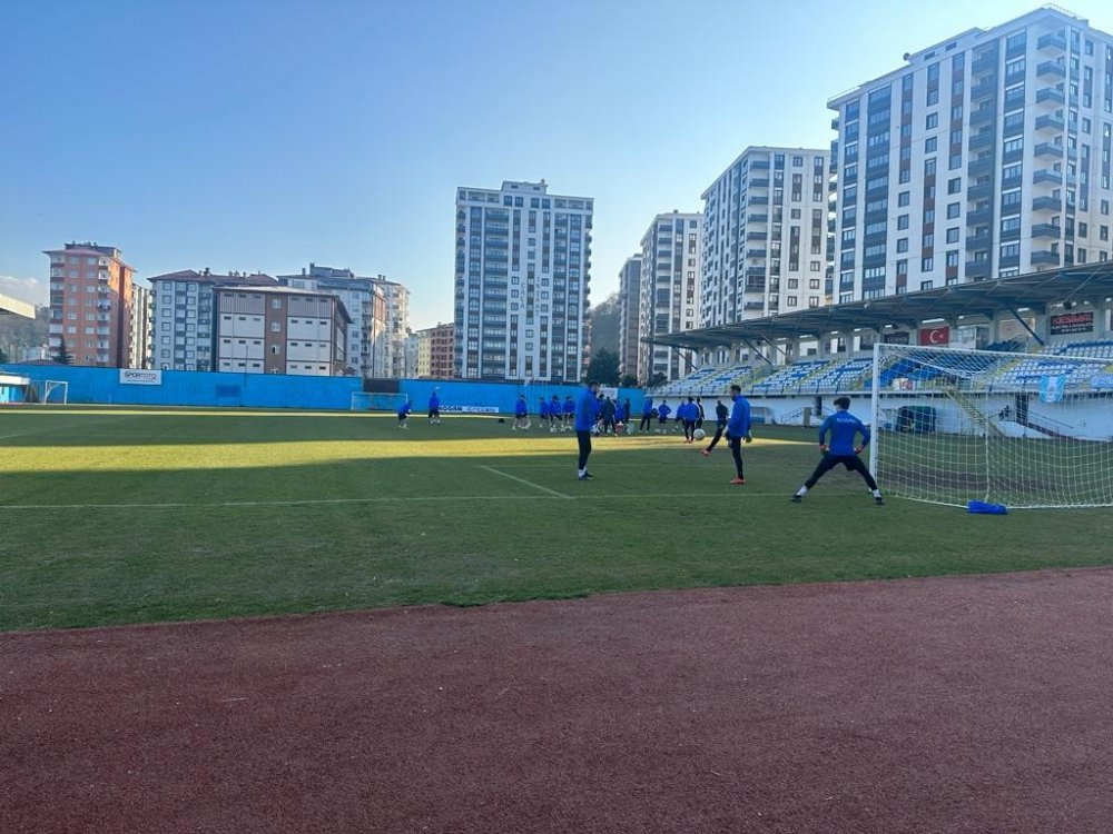 TFF 2. LİG EKİPLERİNDEN PAZARSPOR, DİYARBEKİRSPOR MAÇI HAZIRLIKLARINI SÜRDÜRÜYOR