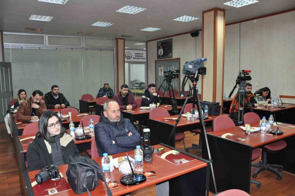 ETB’DEN SÜT ÜRETİCİLERİNE MÜJDE. ERZURUM TİCARET BORSASI YÖNETİM KURULU BAŞKANI HAKAN ORAL ; ULUSAL SÜT KONSEYİ ( USK) FİYAT BELİRLEYENE KADAR SÜTÜN FİYATI 10,25 TL OLDU