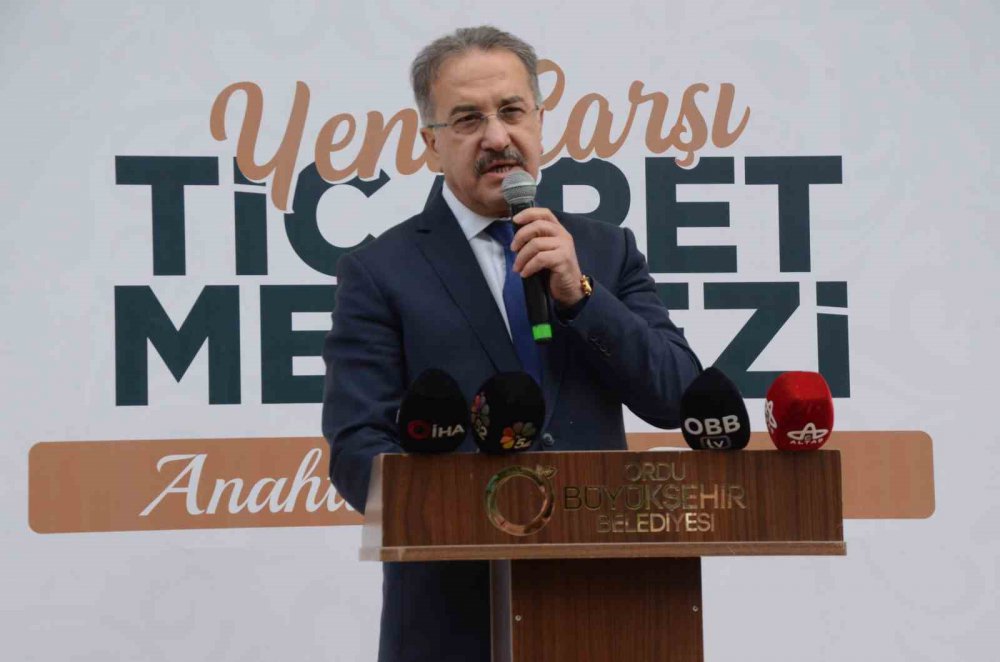 ORDU'NUN ALTINORDU İLÇESİNDE HALK ARASINDA "ÇARŞAMBA PAZARI" OLARAK BİLİNEN ALANDA ZOR ŞARTLARDA TİCARET YAPAN YENİ ÇARŞI ESNAFI, ORDU BÜYÜKŞEHİR BELEDİYE BAŞKANI HİLMİ GÜLER'İN SAYESİNDE HEM TAPU HEM DE MÜLK SAHİBİ OLDU