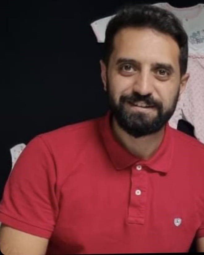 KAHRAMANMARAŞ'TA DÜN MEYDANA GELEN ŞİDDETLİ DEPREMİN ETKİLEDİĞİ İLLERDEN OLAN OSMANİYE'DE KALDIĞI OTELİN DEPREMDE ÇÖKMESİ SONUCU BÖLGEDEKİ HIZLI TREN PPROJESİNDE ÇALIŞAN TRABZONLU MÜCAHİT AKBAYRAK HAYATINI KAYBETTİ