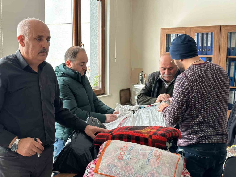 ERZURUM UZUNDERE KAYMAKAMLIĞI'NIN BAŞLATMIŞ OLDUĞU YARDIM SEFERBERLİĞİNE TÜM VATANDAŞLAR TARAFINDAN DESTEK GELDİ