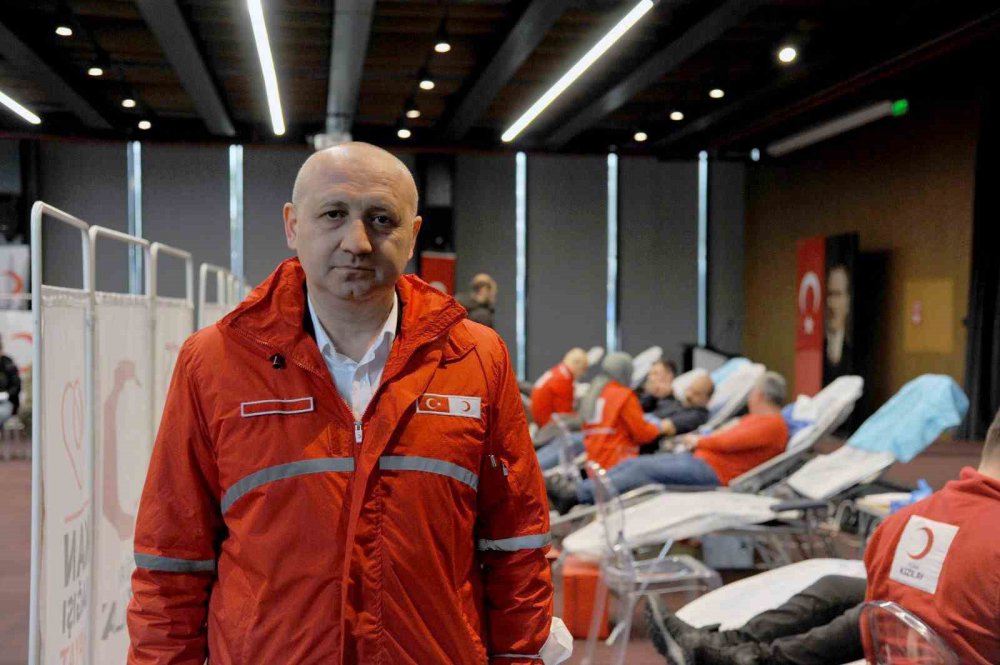 SAMSUN'DA DEPREMZEDELER İÇİN YÜRÜTÜLEN KAN BAĞIŞI KAMPANYASINDA 3 GÜNDE 2 BİN 545 KİŞİ KAN VERDİ