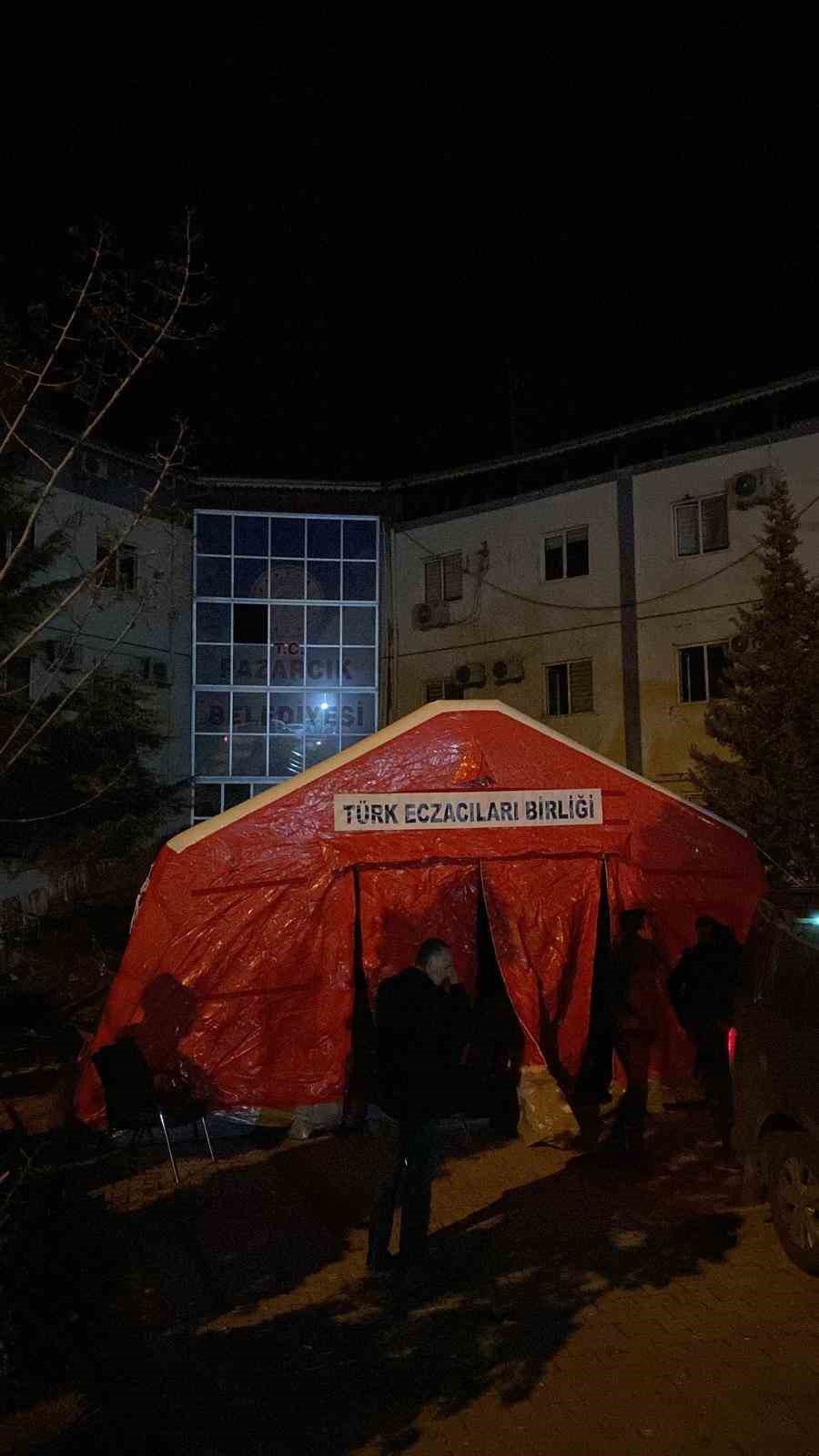 DEPREM BÖLGESİNE İLAÇ DESTEĞİ. SAMSUN ECZACI ODASI BAŞKANI ONUR FERHAT KARACAN, YOLA ÇIKAN 35 GÖNÜLLÜNÜN DEPREM BÖLGELERİNDE GÖREV YAPACAĞINI SÖYLEDİ