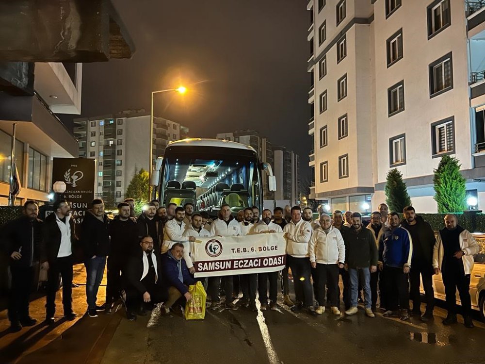 DEPREM BÖLGESİNE İLAÇ DESTEĞİ. SAMSUN ECZACI ODASI BAŞKANI ONUR FERHAT KARACAN, YOLA ÇIKAN 35 GÖNÜLLÜNÜN DEPREM BÖLGELERİNDE GÖREV YAPACAĞINI SÖYLEDİ