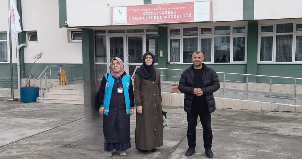 GİRESUN'DAKİ KYK YURTLARINA 105 DEPREMZEDE YERLEŞTİRİLDİĞİ, 300 DEPREMZEDENİN DE YERLEŞTİRİLECEĞİ BELİRTİLDİ. YÖK TARAFINDAN İSTİSNA TUTULAN ÖĞRENCİLER İÇİN DE 730 KAPASİTE AYRILDIĞI KAYDEDİLDİ