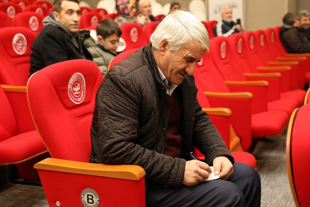 İLKADIM BELEDİYESİ TARAFINDAN BAŞLATILAN "GETİR ATIĞINI, AL HARÇLIĞINI" UYGULAMASINDA ÇEKİLİŞTE KAZANAN 5 TALİHLİ, 500 TL'LİK ALIŞVERİŞ ÇEKİNİ DEPREM BÖLGESİNE YARDIM İÇİN HEDİYE ETTİ