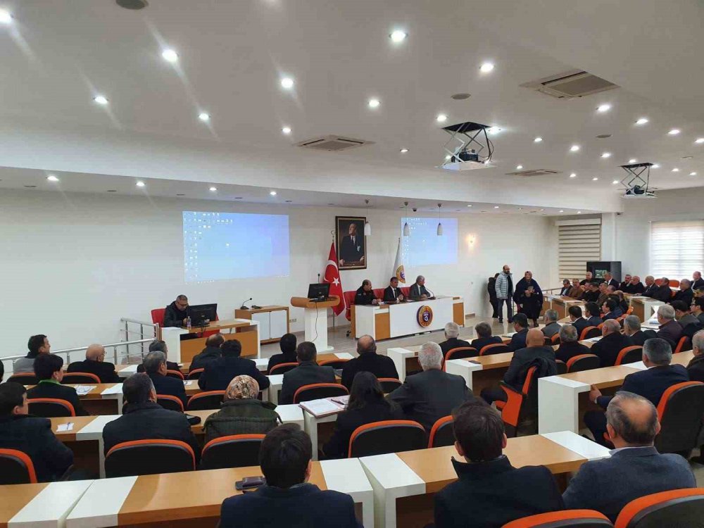 ORDU'DA DEPREMZEDELERİN BAŞTA KURU GIDA OLMAK ÜZERE ACİL İHTİYAÇLARININ KARŞILANMASI İÇİN KOORDİNASYON TOPLANTISI YAPILDI. TOPLANTIDA, ORDU'DA 2 BİN 232 DEPREMZEDENİN MİSAFİR EDİLDİĞİ BELİRTİLDİ