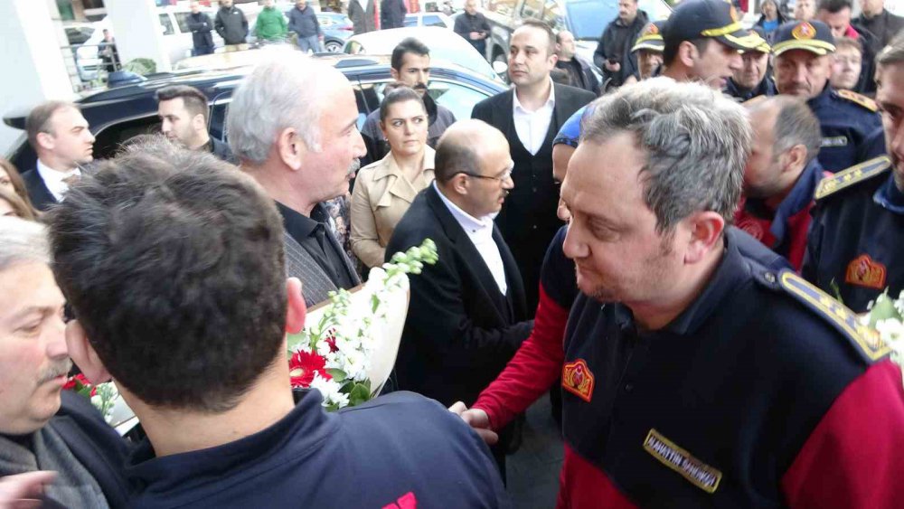 DEPREM BÖLGESİNDE ARAMA KURTARMA ÇALIŞMALARINA KATILAN EKİP TRABZON’A DÖNDÜ