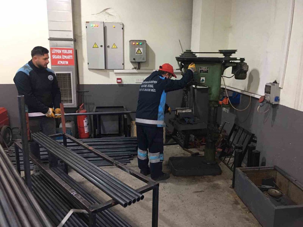 TRABZON'UN ORTAHİSAR İLÇE BELEDİYESİ, DEPREM BÖLGELERİNE YARDIMLARINI KIŞA DAYANIKLI ÇADIR ÜRETİMİYLE SÜRÜYOR