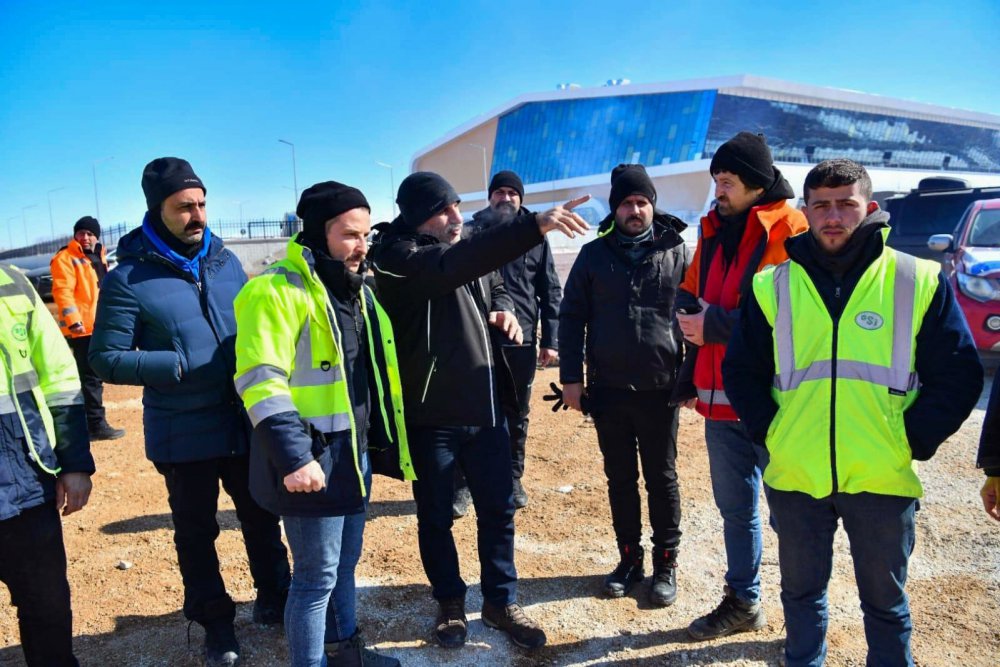 TRABZON BÜYÜKŞEHİR BELEDİYESİ KARDEŞ ŞEHİR KAHRAMANMARAŞ'IN VE 2. DEPREMİN MERKEZ ÜSSÜ ELBİSTAN'IN GÜNLÜK YAŞAM KOŞULLARINI SAĞLAMAK İÇİN TÜM İMKÂNLARINI SEFERBER EDİYOR