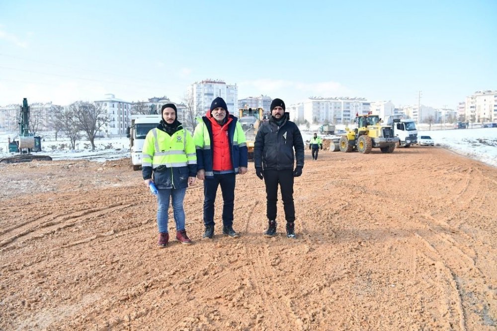 TRABZON BÜYÜKŞEHİR BELEDİYESİ KARDEŞ ŞEHİR KAHRAMANMARAŞ'IN VE 2. DEPREMİN MERKEZ ÜSSÜ ELBİSTAN'IN GÜNLÜK YAŞAM KOŞULLARINI SAĞLAMAK İÇİN TÜM İMKÂNLARINI SEFERBER EDİYOR