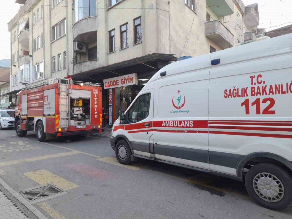 SAKARYA’DA DOĞALGAZ FACİASI: 3 ÖLÜ. SAKARYA'NIN AKYAZI İLÇESİNDE KOMBİDEN SIZAN GAZDAN ZEHİRLENEN ANNE, BABA VE ÇOCUKLARI HAYATINI KAYBETTİ