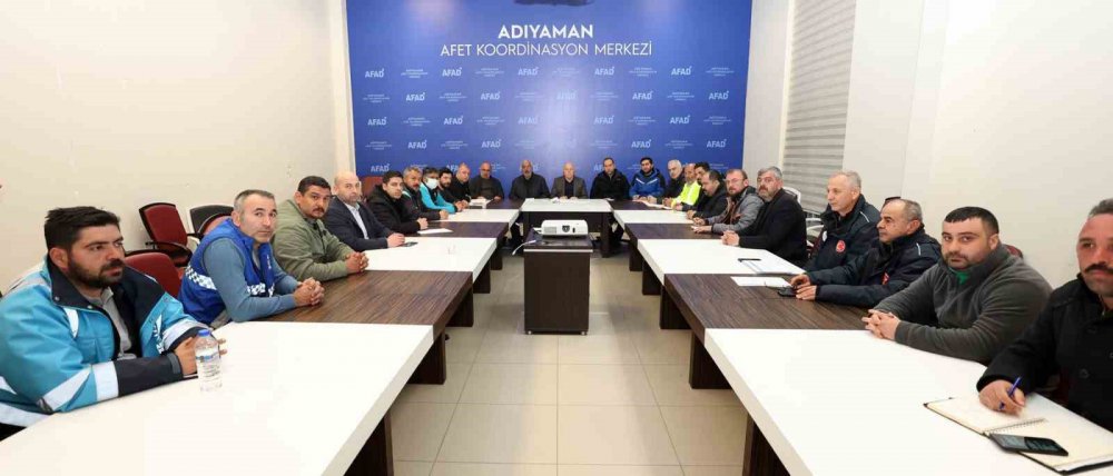 ERZURUM BÜYÜKŞEHİR BELEDİYESİ  TÜM AĞIR İŞ MAKİNELERİ, ALT VE ÜSTYAPI HİZMETLERİNDE KULLANILAN TEKNİK ARAÇ VE GEREÇLER, TEMİZLİK, YAPIM, BAKIM VE ONARIM GÖREVLİ PERSONELLERi İLE ADIYAMAN İLİNDE  YARALARI SARIYOR